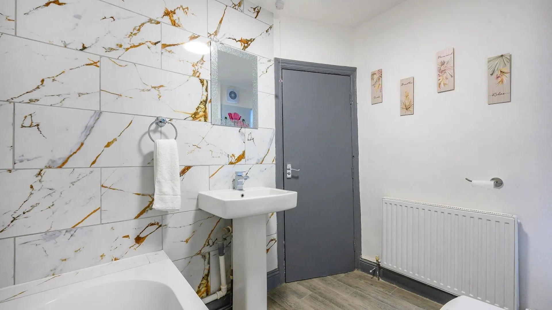 *Ra7H* For Your Relaxed & Cosy Stay + Free Parking Leeds  0*, Leeds (West Yorkshire)