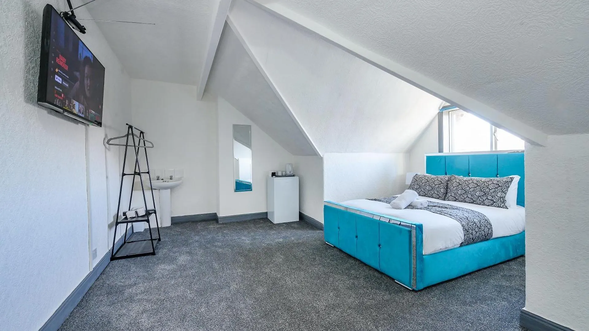 *Ra7H* For Your Relaxed & Cosy Stay + Free Parking Leeds