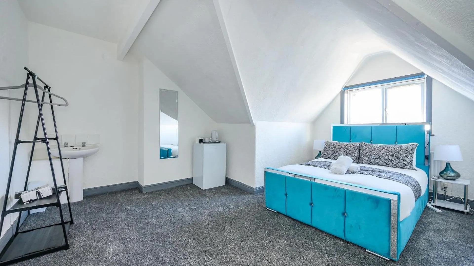 *Ra7H* For Your Relaxed & Cosy Stay + Free Parking Leeds  Kwatera prywatna
